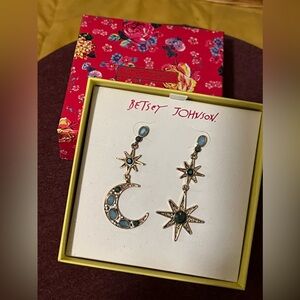 Betsey Johnson celestial mismatch earrings